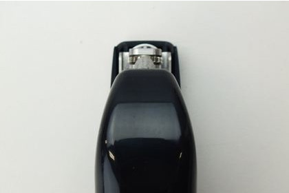 易于查看的封口点<br />
手柄的弧形齿使用户可以清楚地看到焊接点。